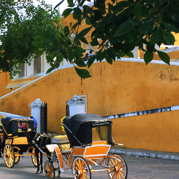 Pasea en calesa en Izamal – IZAMAL, PUEBLOS MÁGICOS